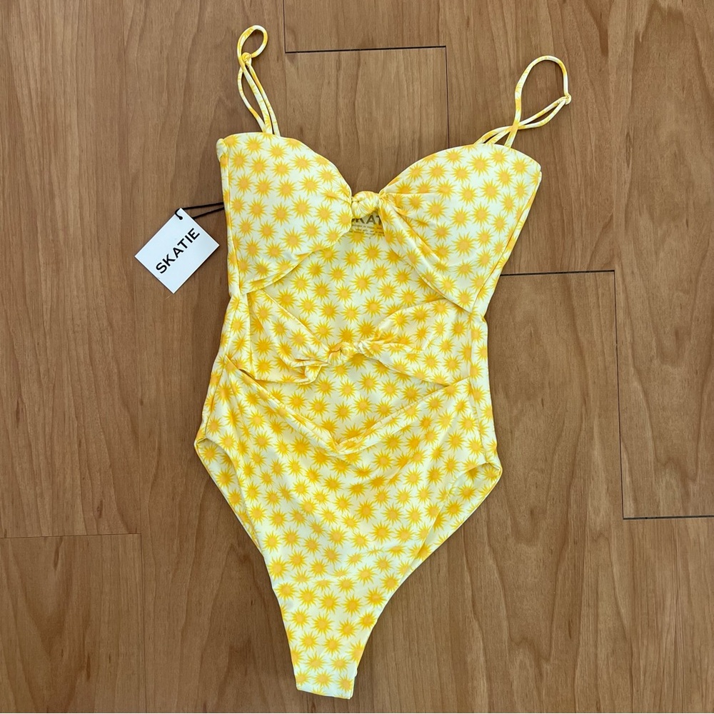 Skatie Lisa One Piece in Ischia (size small)